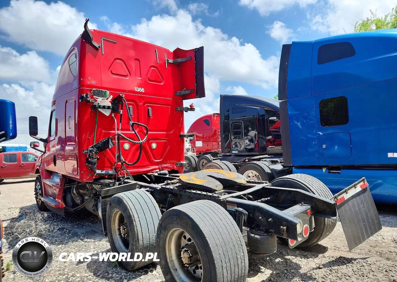 2020 Freightliner Cascadia 126 Semi Truck VIN:1FUJHHDV3LLLL1572 - 3
