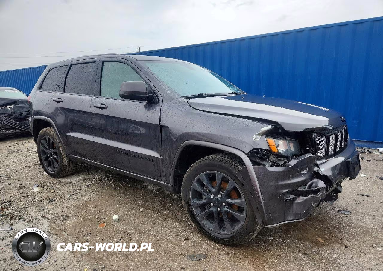 2017 Jeep Grand Cherokee Laredo VIN:1C4RJFAG0HC927223 - 4