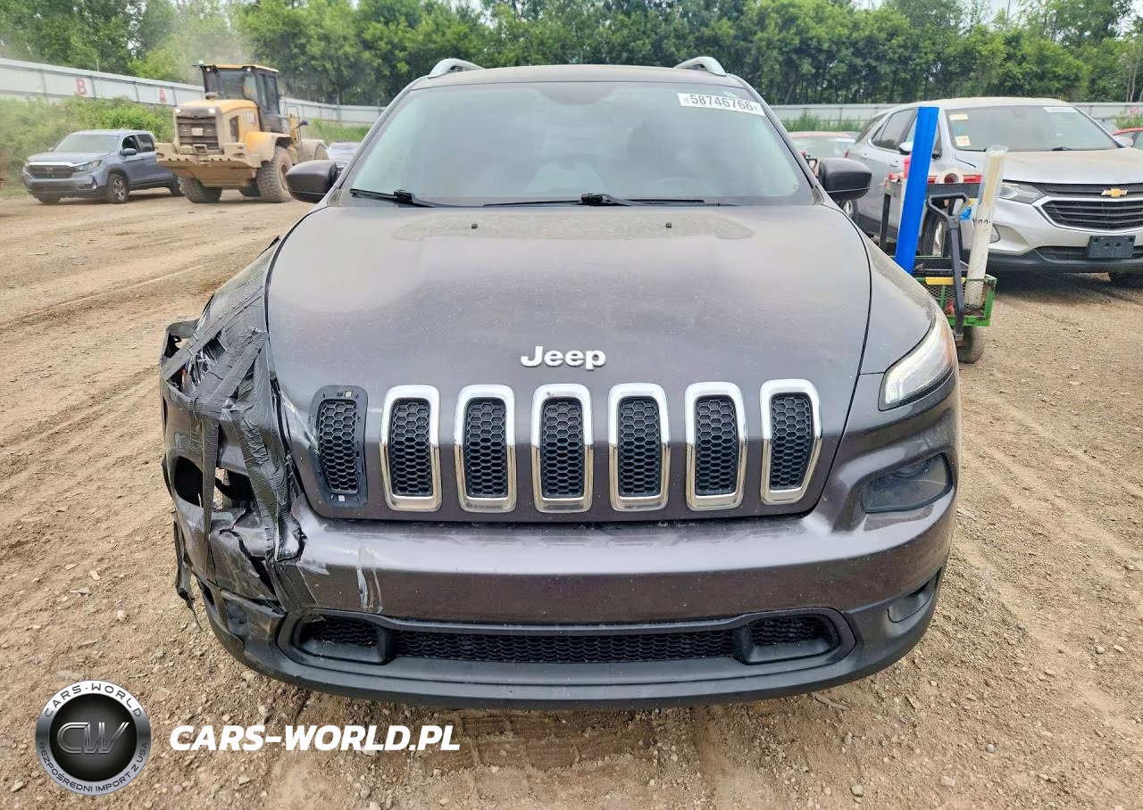 2015 Jeep Cherokee Latitude VIN:1C4PJMCBXFW768669 - 5