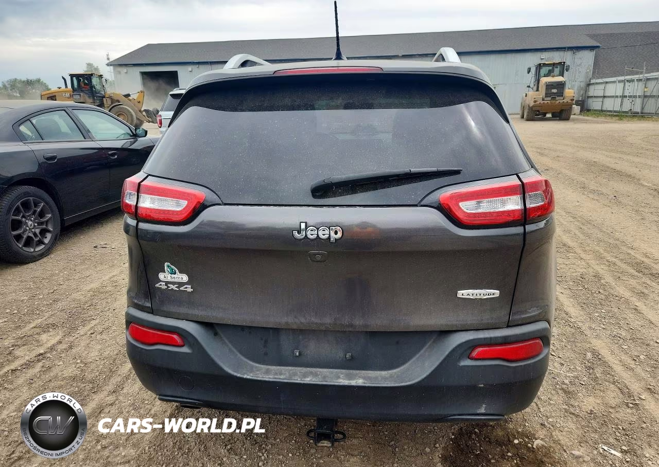 2015 Jeep Cherokee Latitude VIN:1C4PJMCBXFW768669 - 6