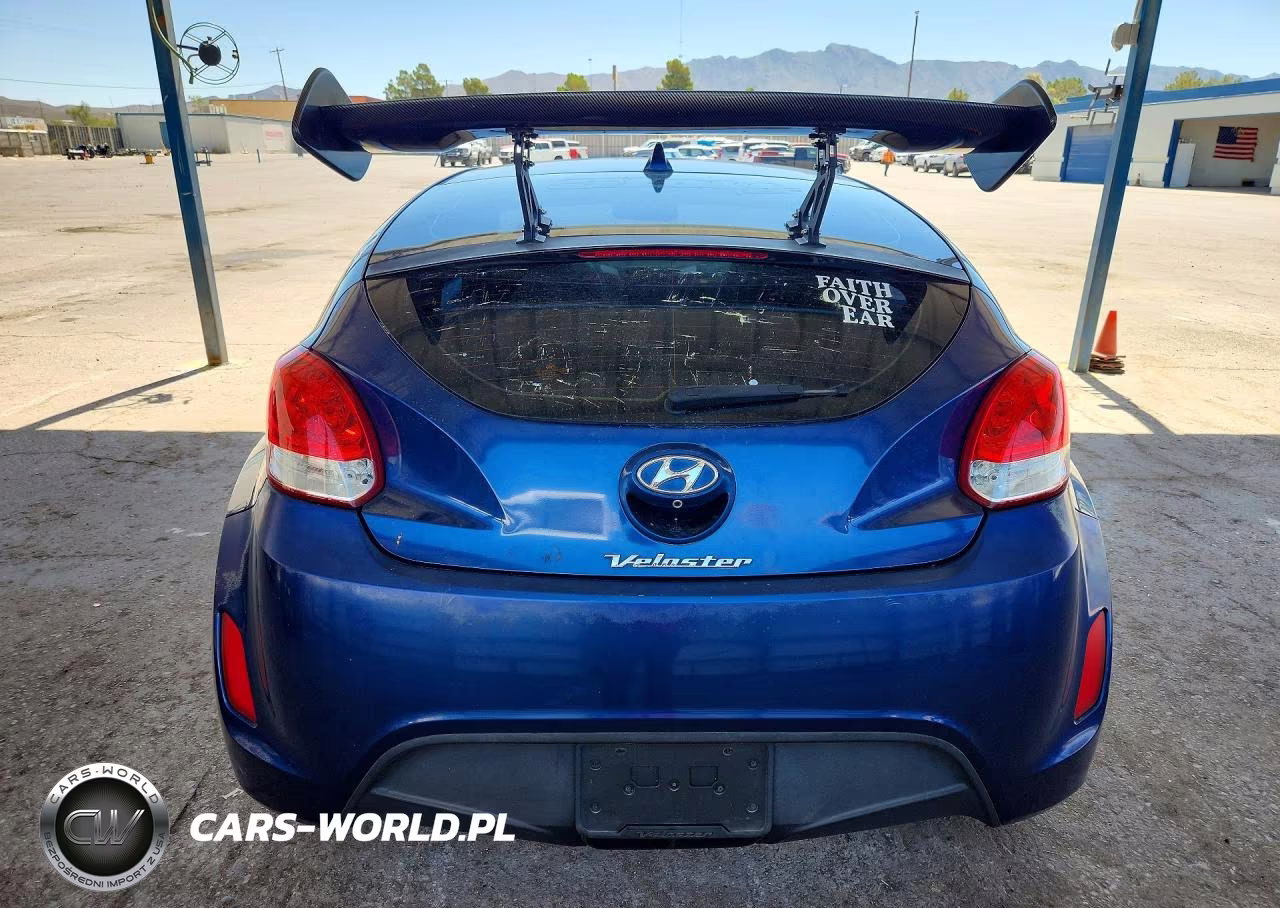 2017 Hyundai Veloster Base VIN:KMHTC6AD4HU311553 - 6