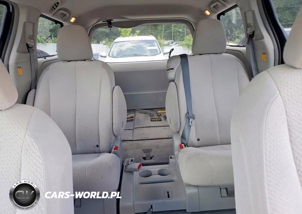 2012 Toyota Sienna Le VIN:5TDKK3DC9CS275280 - 10
