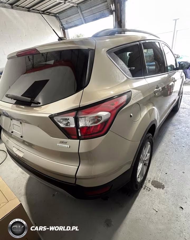 2017 Ford Escape Se VIN:1FMCU0GD5HUD87509 - 4