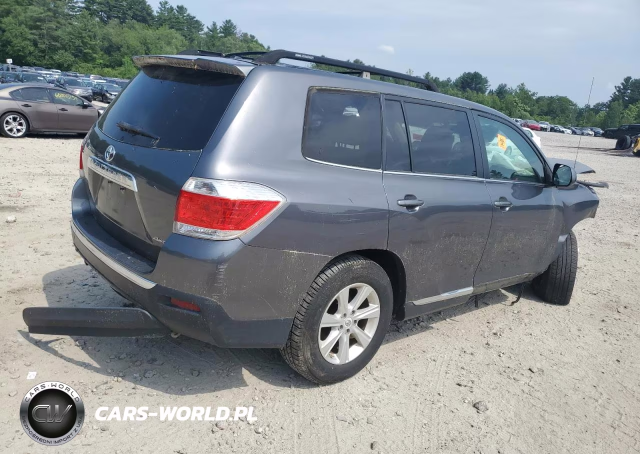 2011 Toyota Highlander Base VIN:5TDBK3EH1BS063286 - 3