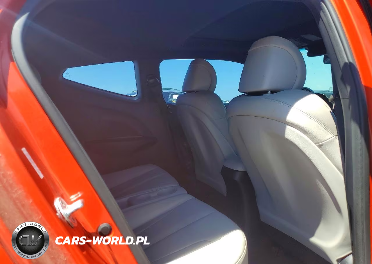 2019 Hyundai Veloster Turbo Ultimate VIN:KMHTH6AB4KU014483 - 10