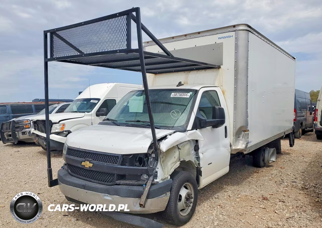 2023 Chevrolet Express Box Truck