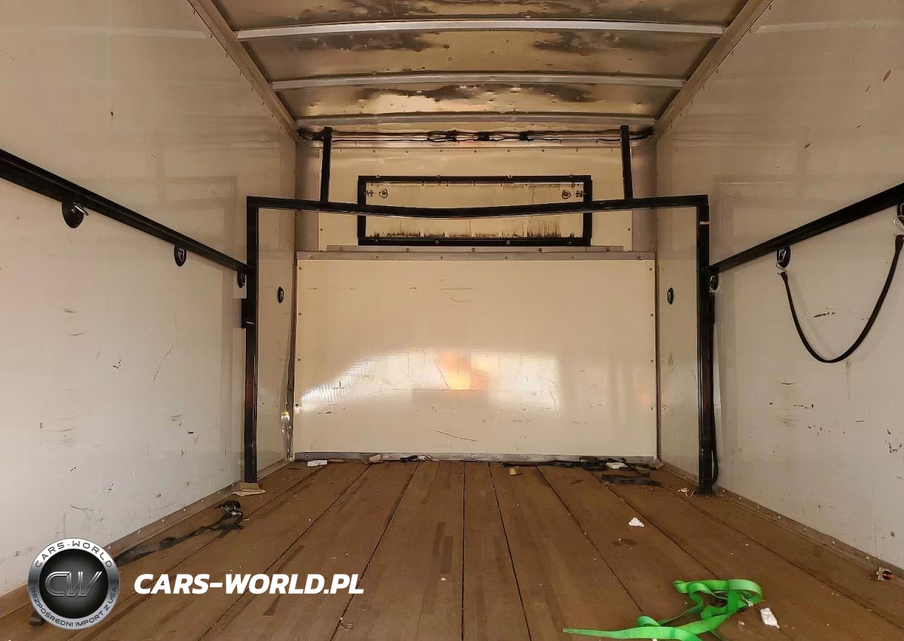 2023 Chevrolet Express Box Truck VIN:1GB3GSC7XP1103612 - 10