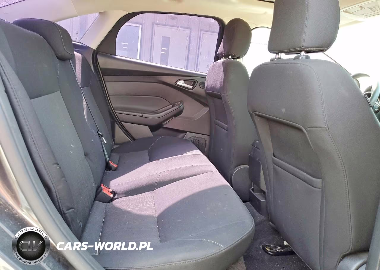2017 Ford Focus Sel VIN:1FADP3H25HL331239 - 10