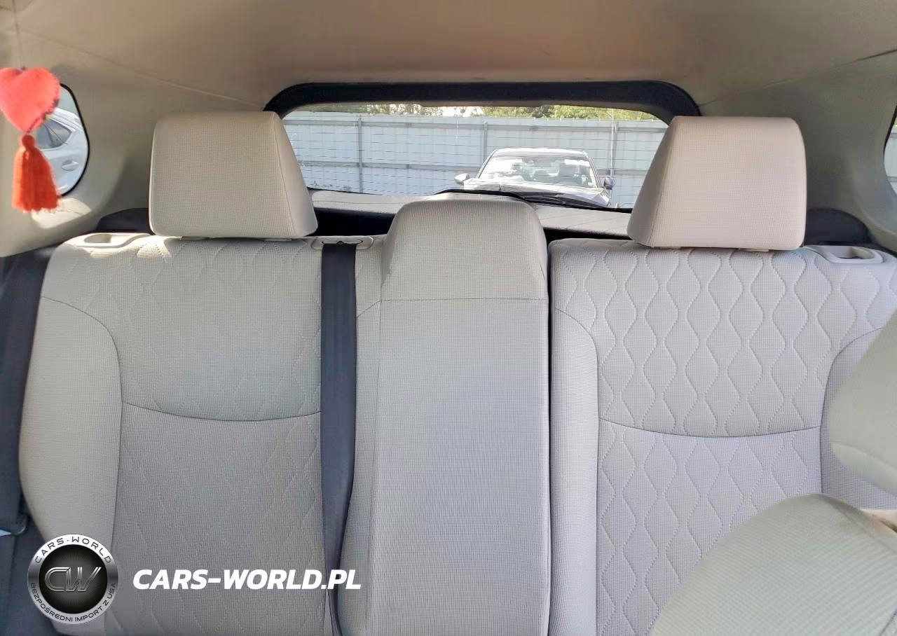 2022 Toyota Corolla Cross Le VIN:7MUCAABG2NV026202 - 10