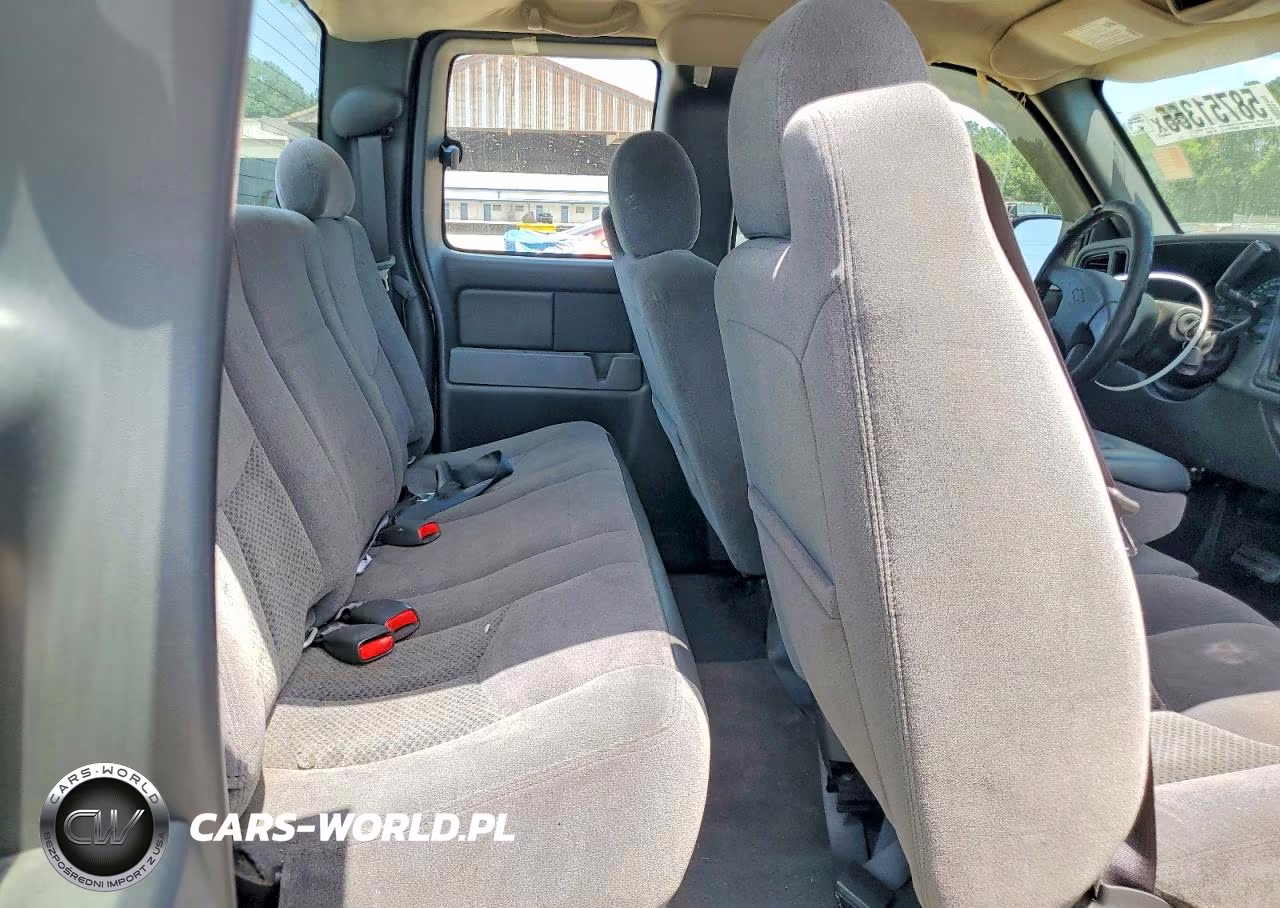2005 Chevrolet Silverado C1500 VIN:2GCEC19V151205193 - 10