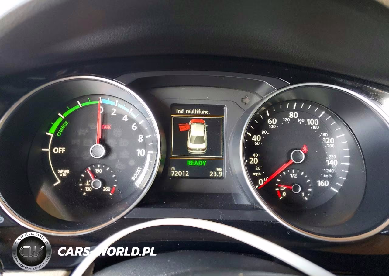 2015 Volkswagen Jetta Hybrid VIN:3VW637AJ4FM407534 - 9