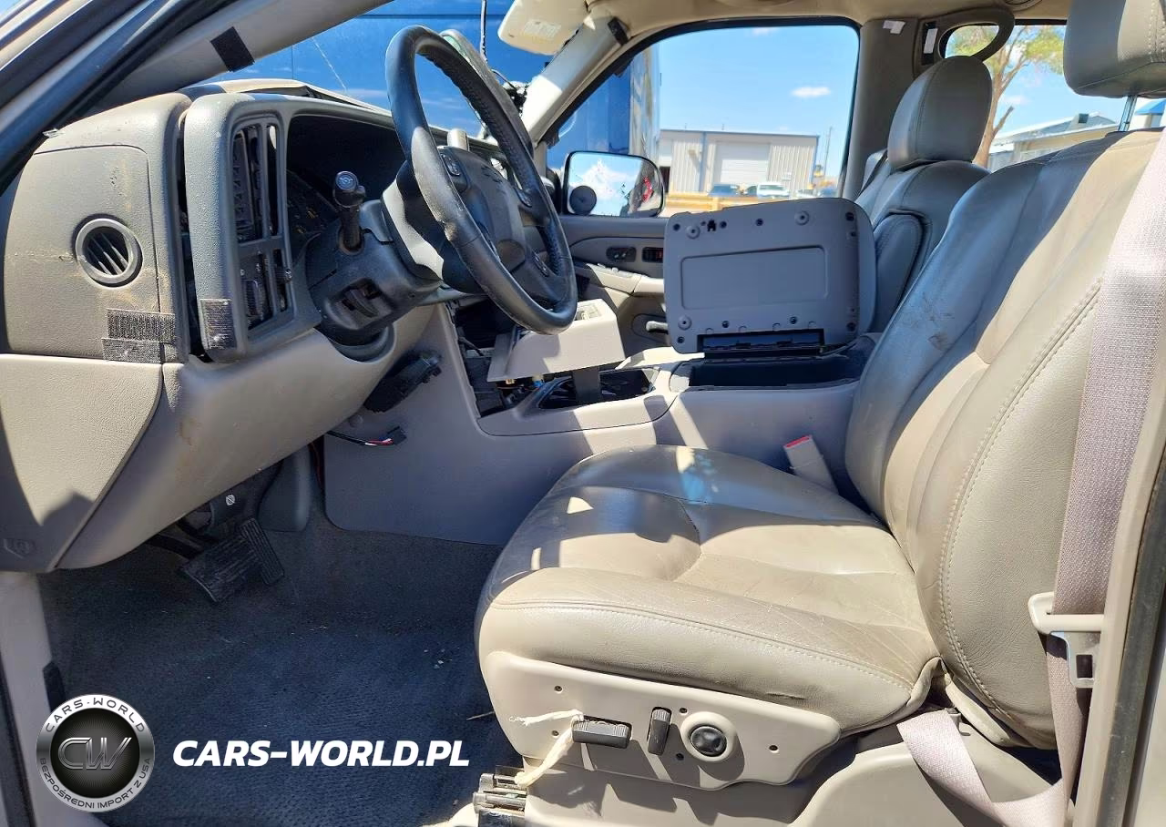 2005 Chevrolet Suburban K2500 VIN:3GNGK26G65G153274 - 7