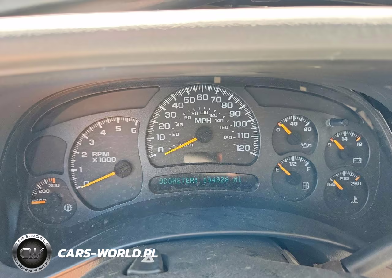 2005 Chevrolet Suburban K2500 VIN:3GNGK26G65G153274 - 9