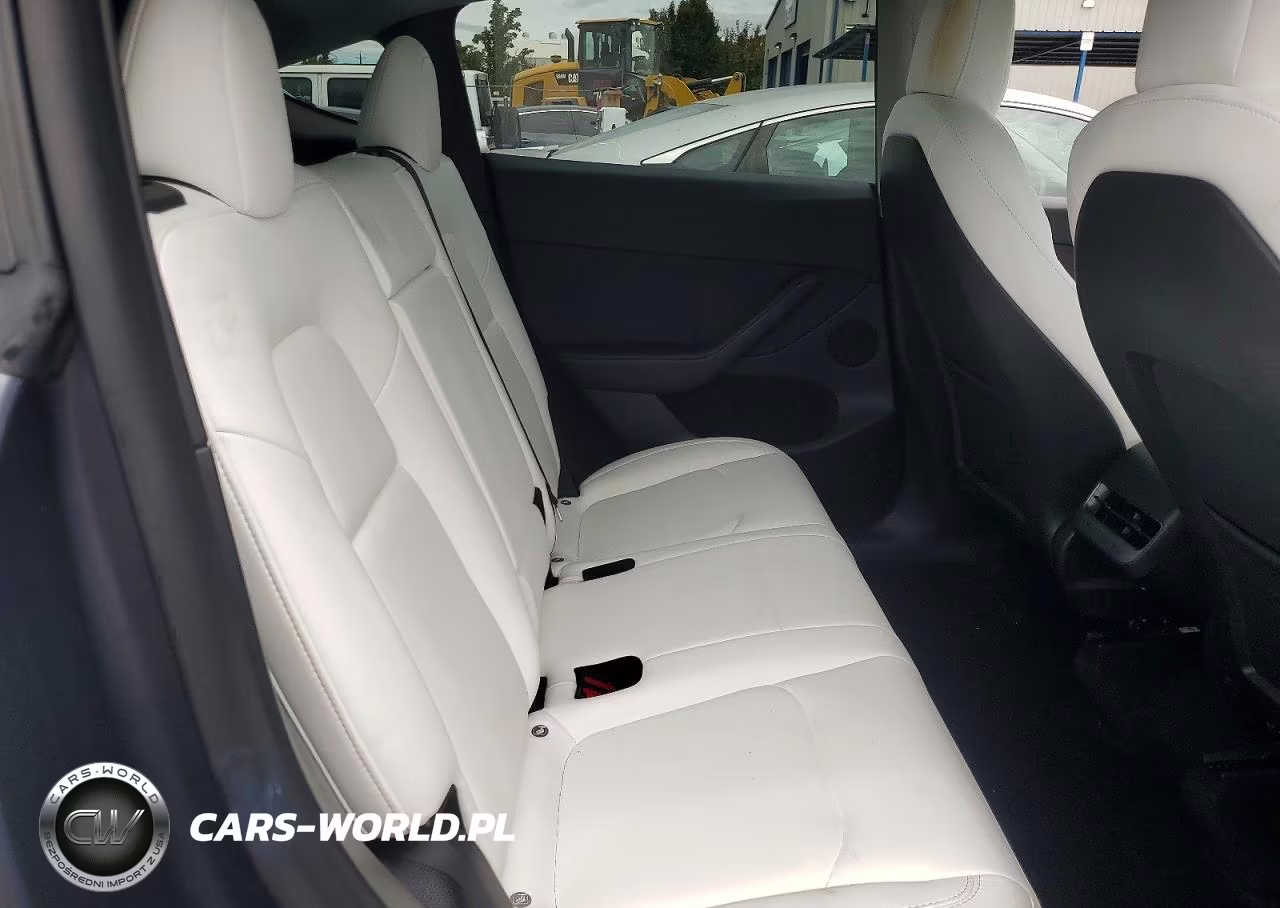 2022 Tesla Model Y VIN:7SAYGDEE3NF537127 - 11