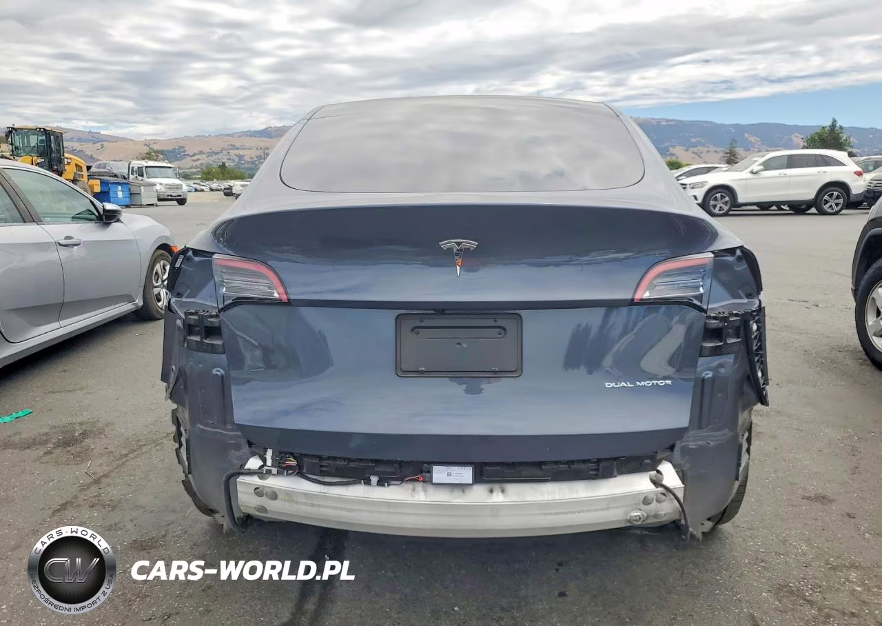 2022 Tesla Model Y VIN:7SAYGDEE3NF537127 - 6