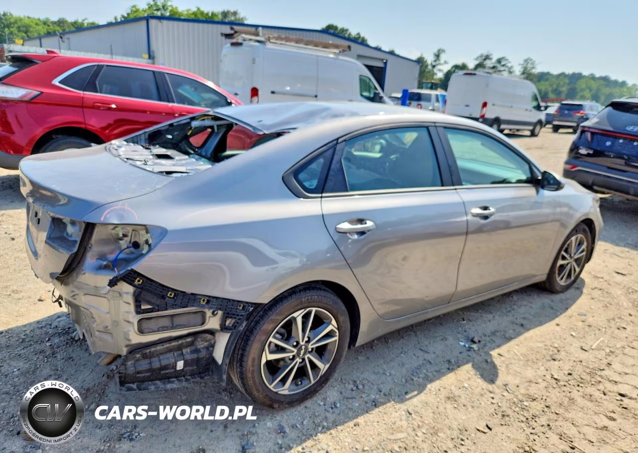 2024 Kia Forte Lxs VIN:3KPF24AD0RE738494 - 3