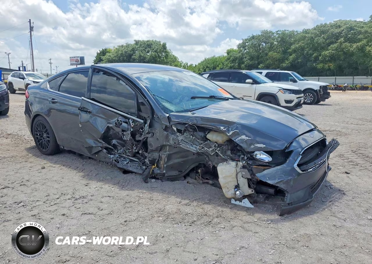 2019 Ford Fusion Se Hybrid VIN:3FA6P0LU1KR205579 - 4