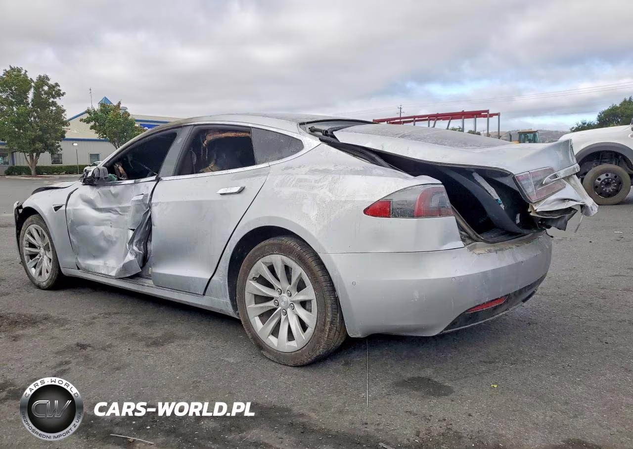 2018 Tesla Model S VIN:5YJSA1E23JF256805 - 2