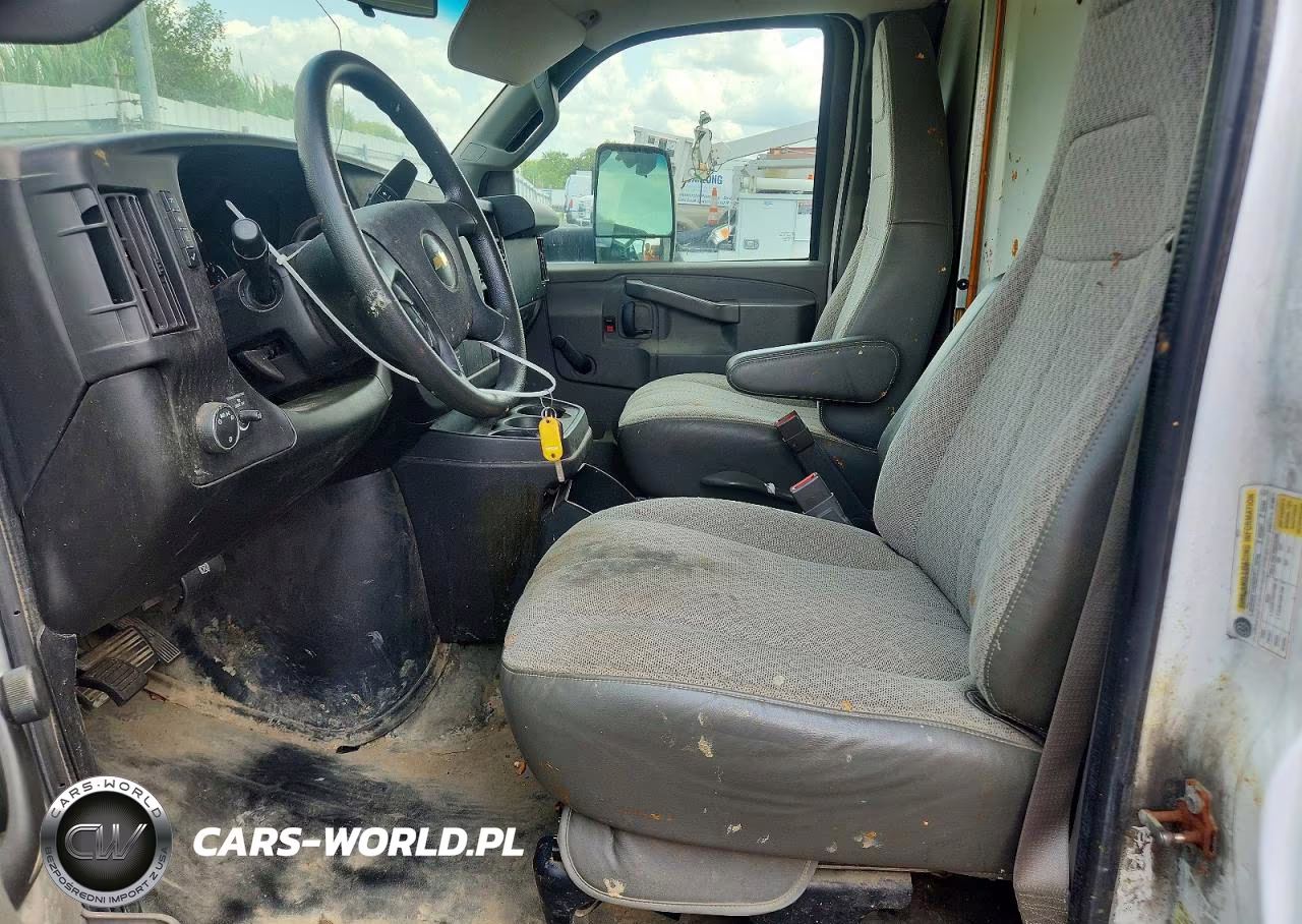 2018 Chevrolet Express Box Truck VIN:1GB3GSCG0J1342139 - 7