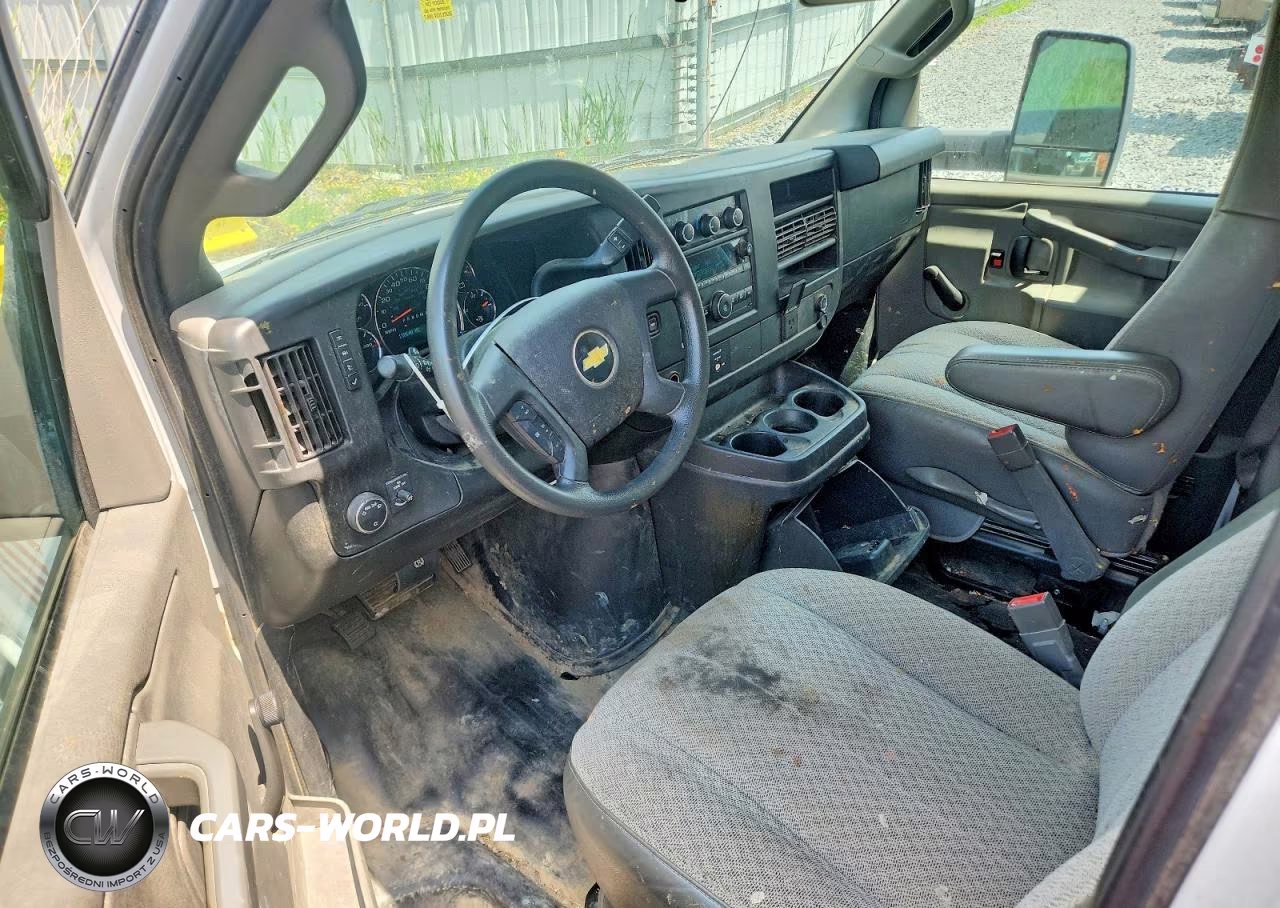 2018 Chevrolet Express Box Truck VIN:1GB3GSCG0J1342139 - 8
