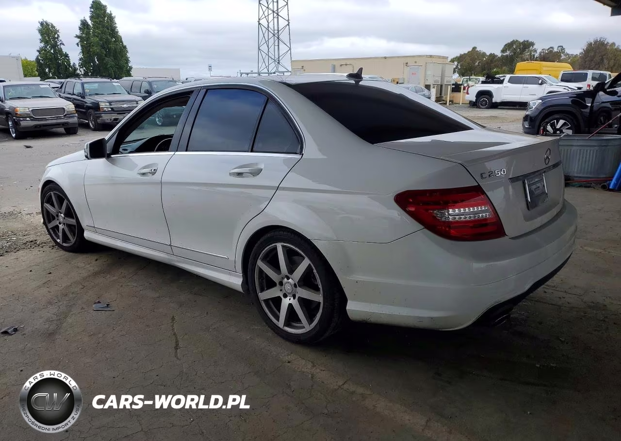 2014 Mercedes-Benz C 250 VIN:WDDGF4HB1EG244318 - 2