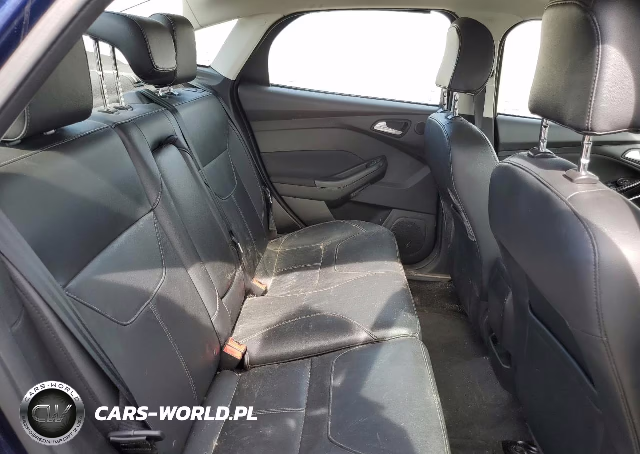 2017 Ford Focus Titanium VIN:1FADP3J24HL210714 - 10