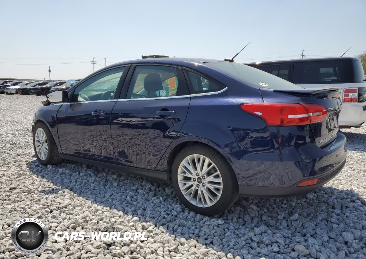 2017 Ford Focus Titanium VIN:1FADP3J24HL210714 - 2