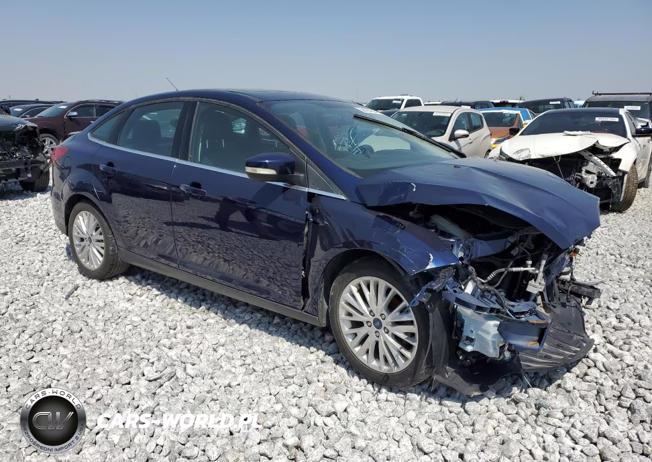 2017 Ford Focus Titanium VIN:1FADP3J24HL210714 - 4