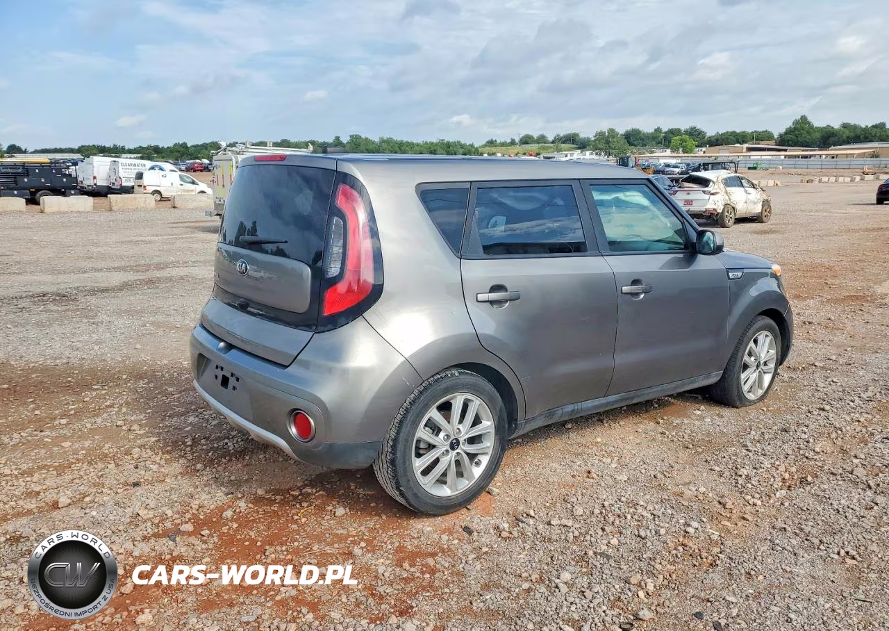 2018 Kia Soul + VIN:KNDJP3A53J7595205 - 3
