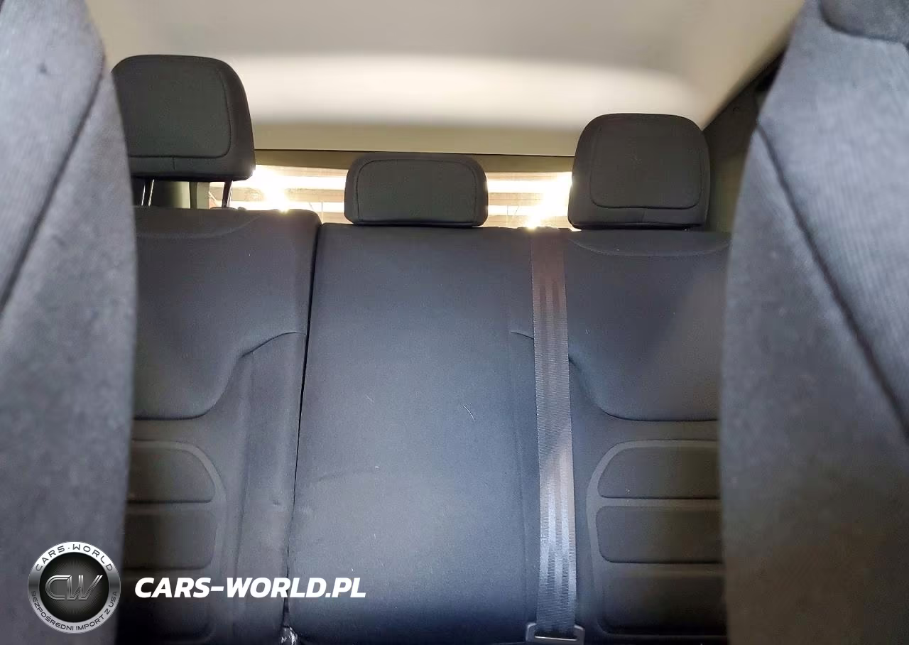 2018 Jeep Renegade Latitude VIN:ZACCJBBB6JPG83595 - 10