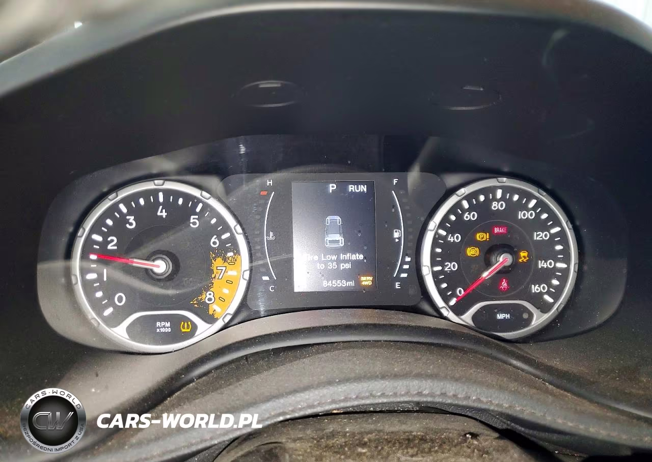 2018 Jeep Renegade Latitude VIN:ZACCJBBB6JPG83595 - 9