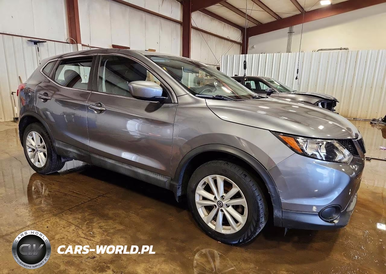 2019 Nissan Rogue Sport S VIN:JN1BJ1CR2KW624634 - 4