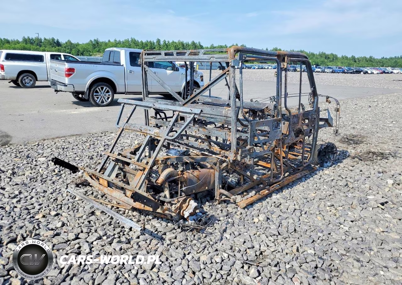 2016 Polaris Ranger Utility Vehicle VIN:3NSRUE87XGG513691 - 4