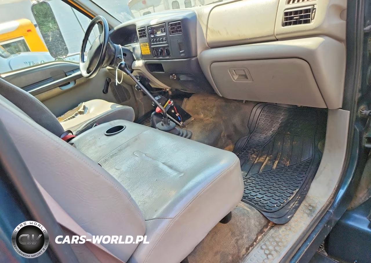 2000 Ford F650 Super Duty VIN:3FDNF6563YMA30912 - 8