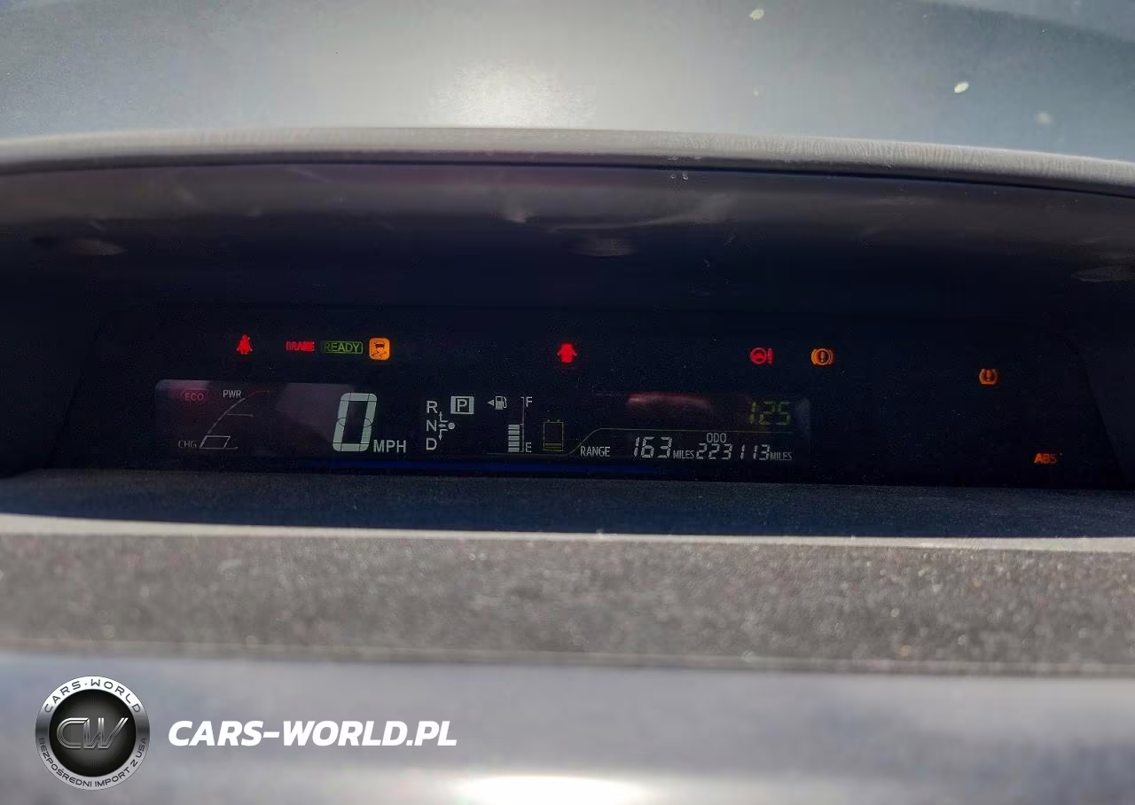 2012 Toyota Prius V Two VIN:JTDZN3EU6C3066108 - 9