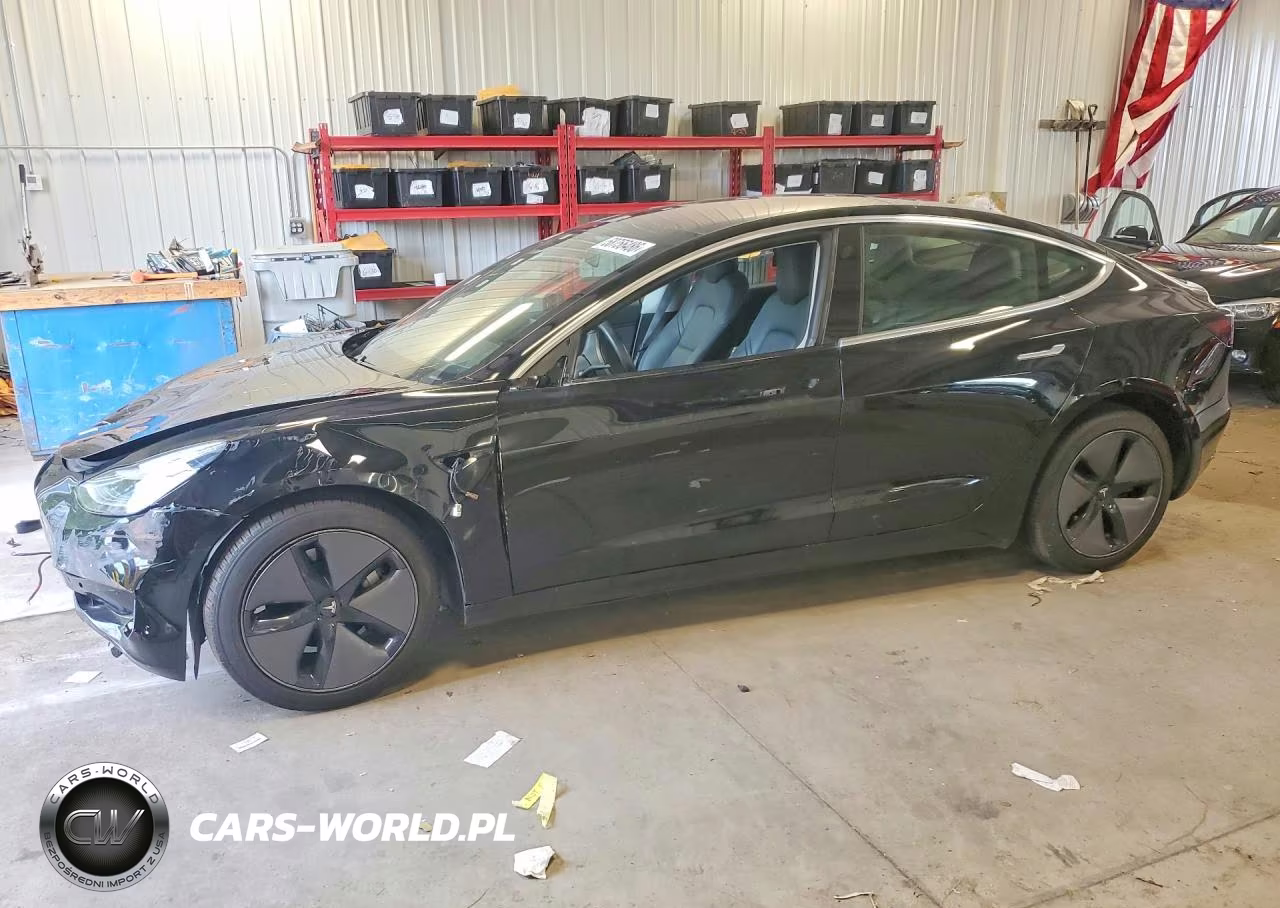 2018 Tesla Model 3 – zdjęcie 1 z 13