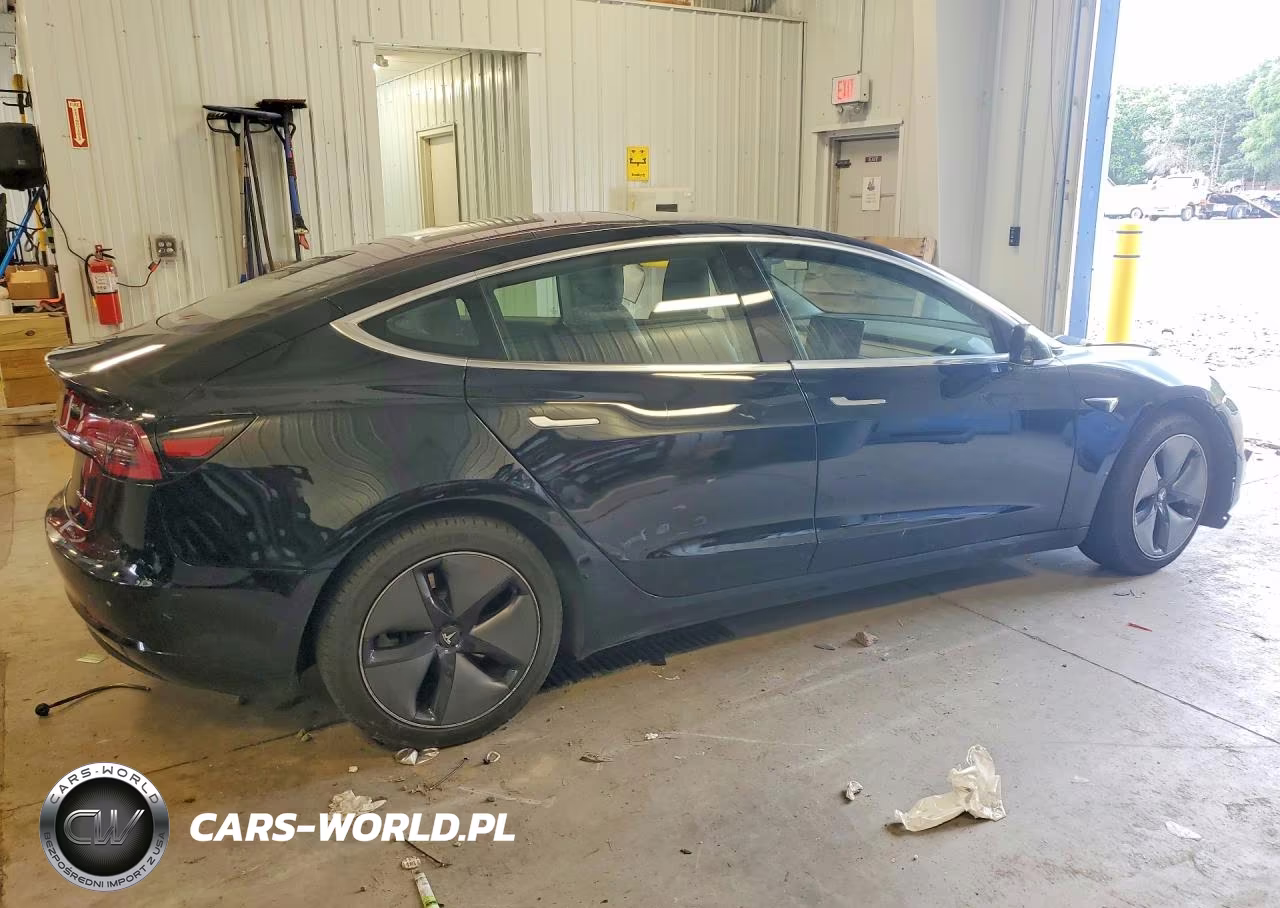 2018 Tesla Model 3 VIN:5YJ3E1EB9JF182203 - 3