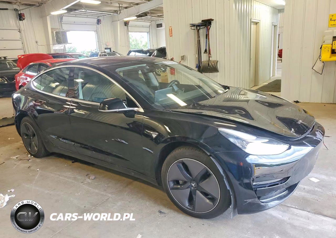 2018 Tesla Model 3 VIN:5YJ3E1EB9JF182203 - 4