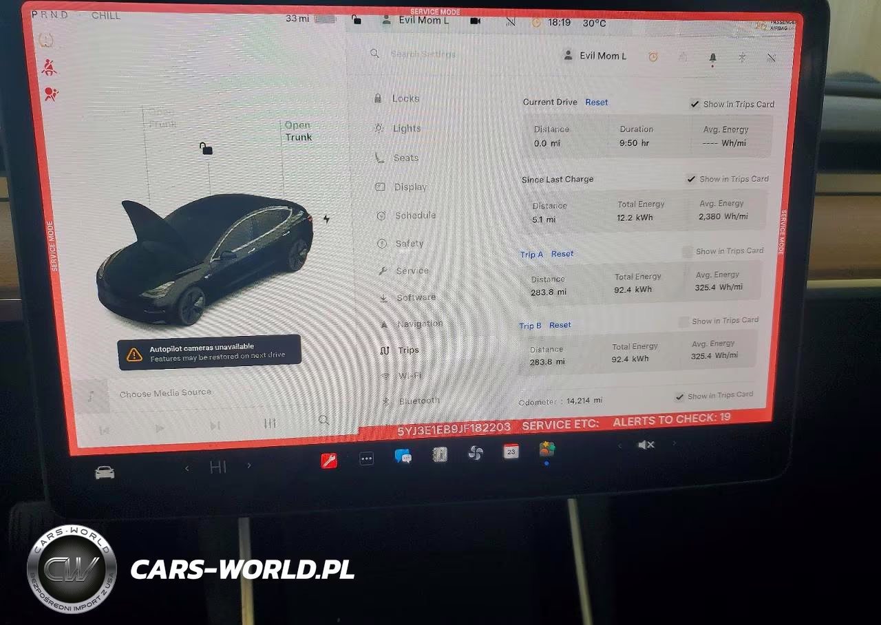 2018 Tesla Model 3 VIN:5YJ3E1EB9JF182203 - 9