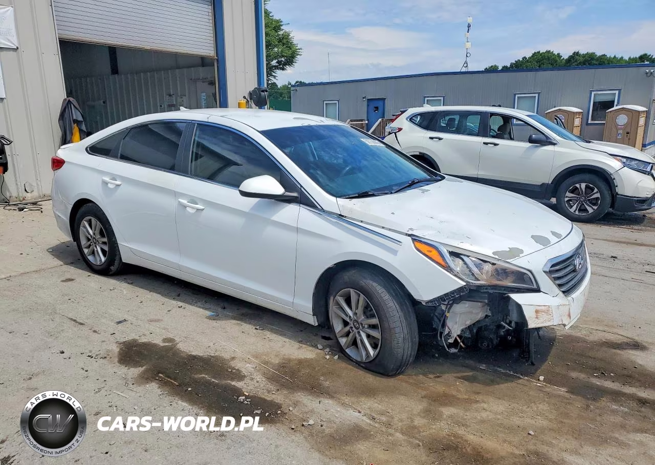 2016 Hyundai Sonata Se VIN:5NPE24AF2GH355646 - 4