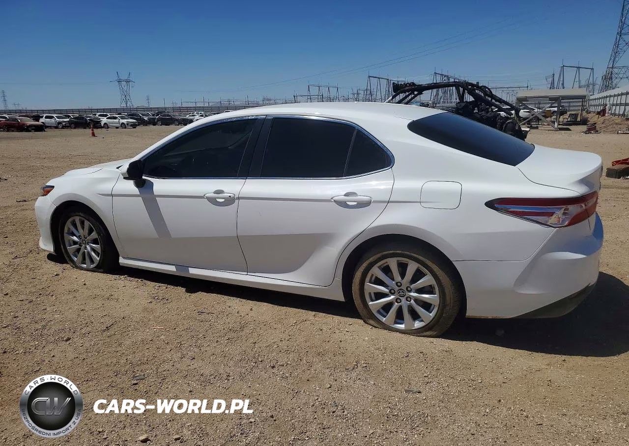 2018 Toyota Camry Le VIN:JTNB11HK5J3051474 - 2