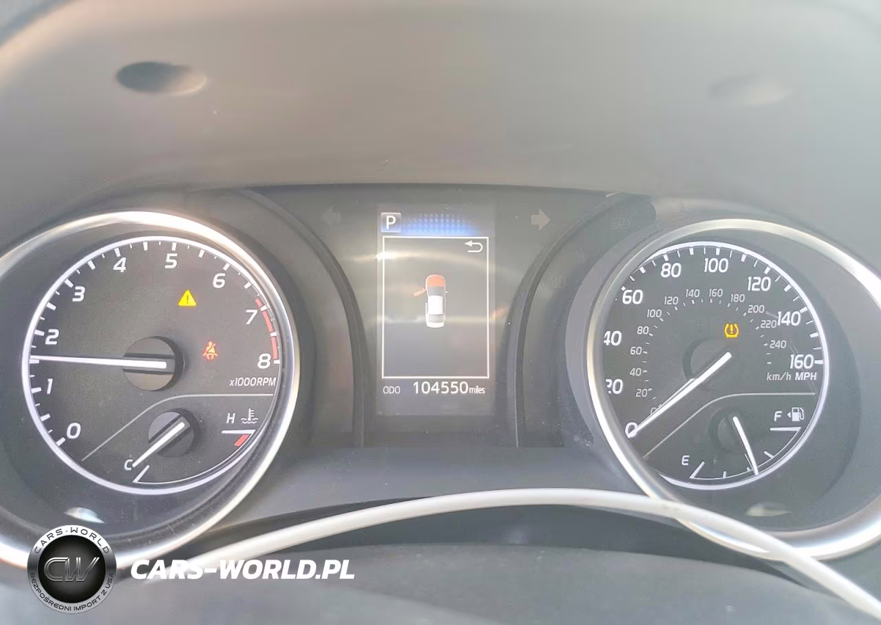 2018 Toyota Camry Le VIN:JTNB11HK5J3051474 - 9