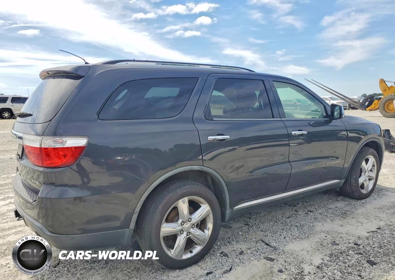 2025 Dodge Durango Citadel VIN:1D4SE5GT0BC695592 - 3