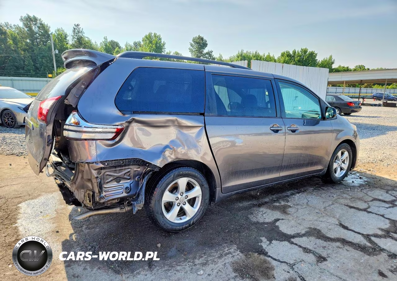 2015 Toyota Sienna Le VIN:5TDKK3DC6FS655973 - 3
