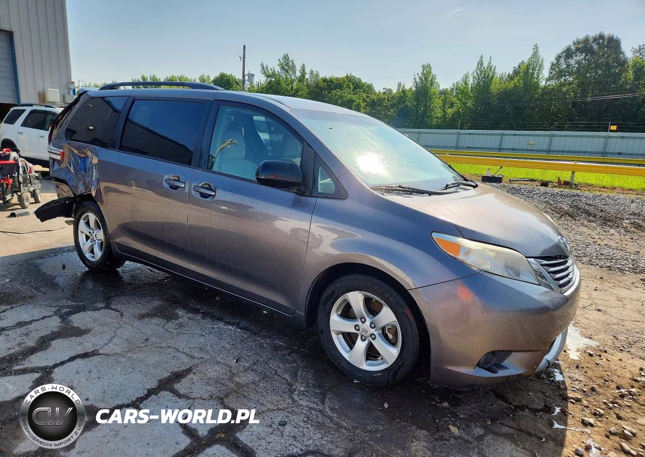 2015 Toyota Sienna Le VIN:5TDKK3DC6FS655973 - 4
