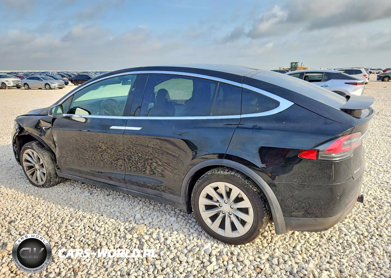 2018 Tesla Model X VIN:5YJXCAE28JF092046 - 2