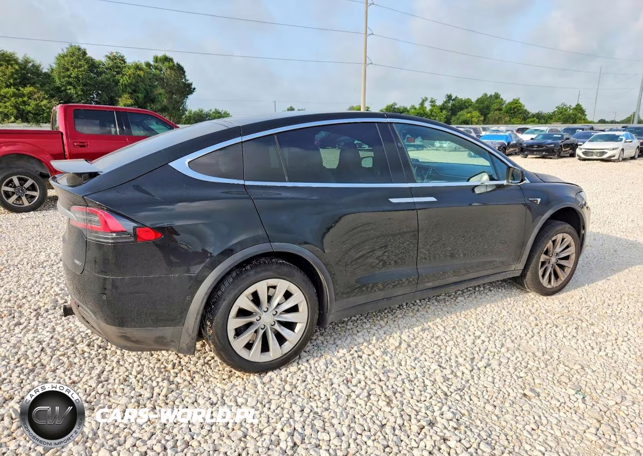 2018 Tesla Model X VIN:5YJXCAE28JF092046 - 3