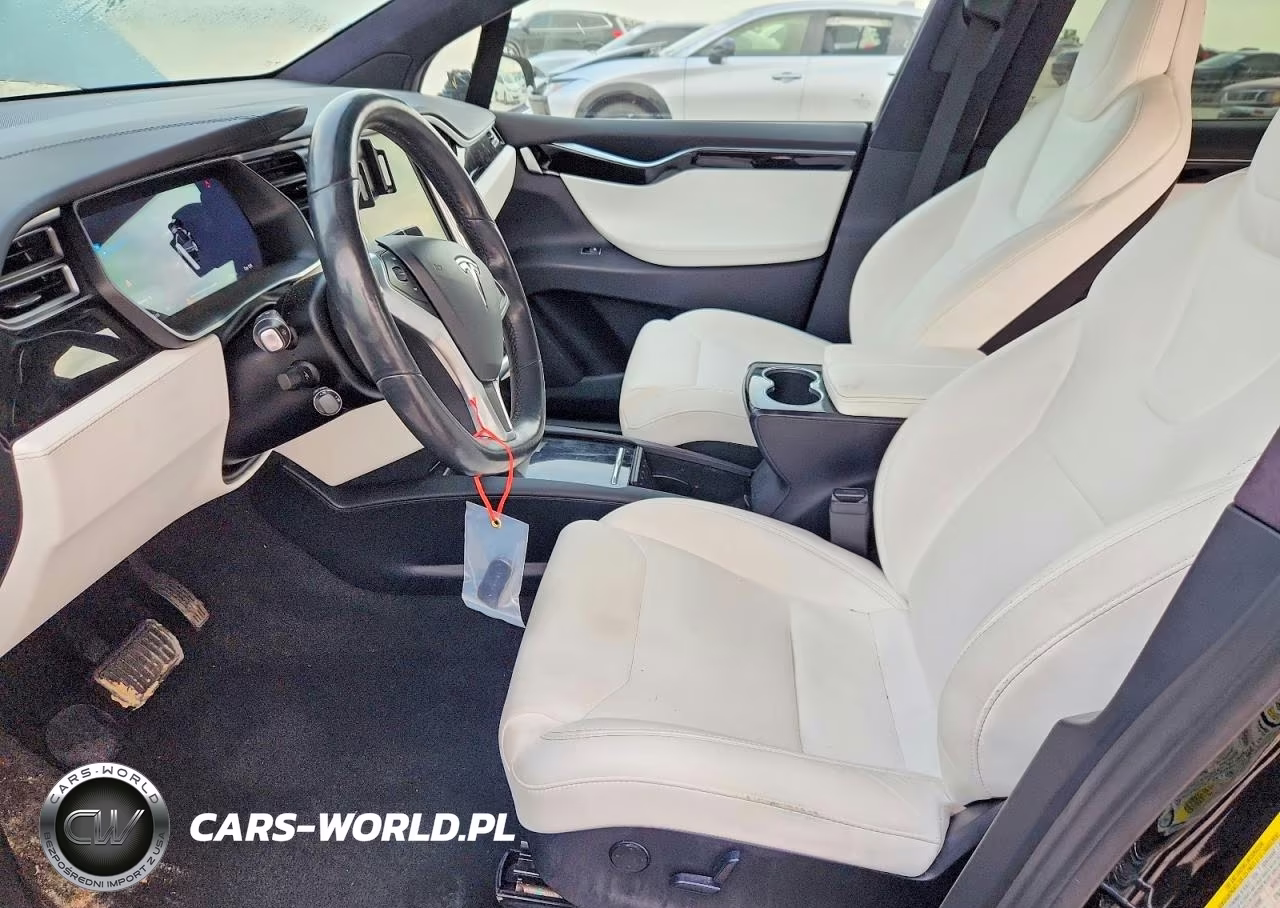 2018 Tesla Model X VIN:5YJXCAE28JF092046 - 7