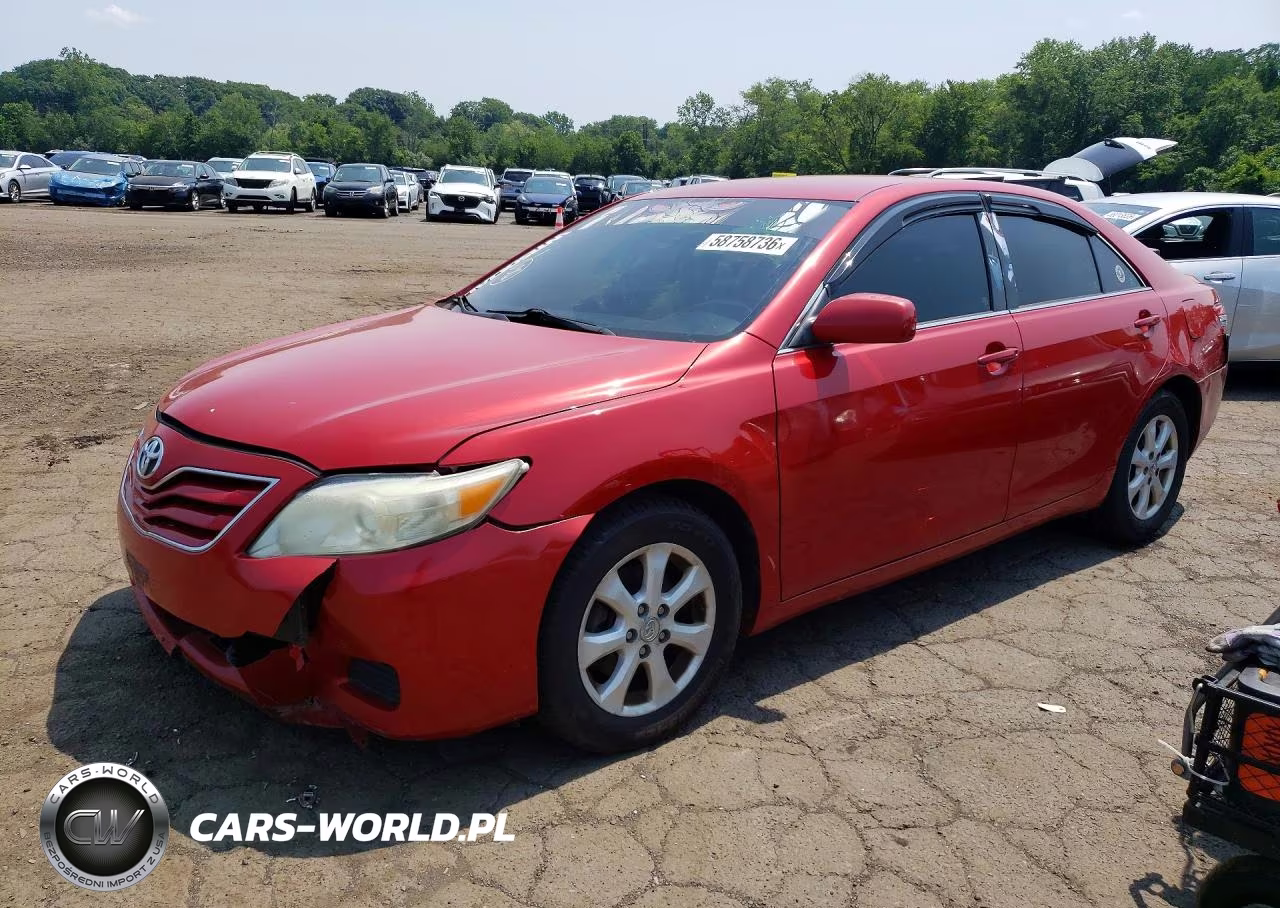2011 Toyota Camry Le – zdjęcie 1 z 12
