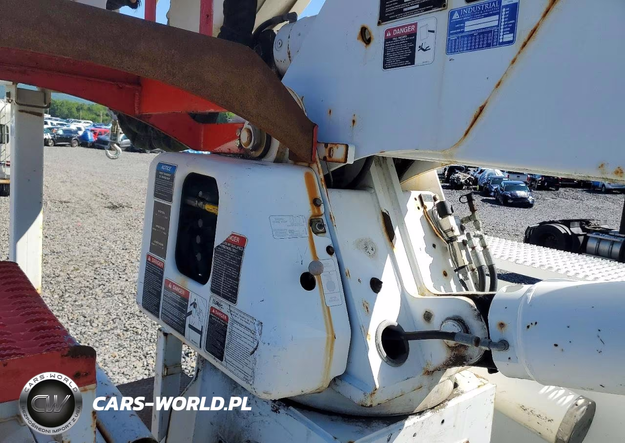 2011 Freightliner Business Class M2 Bucket Truck VIN:1FVACXBS0BDAZ6444 - 9